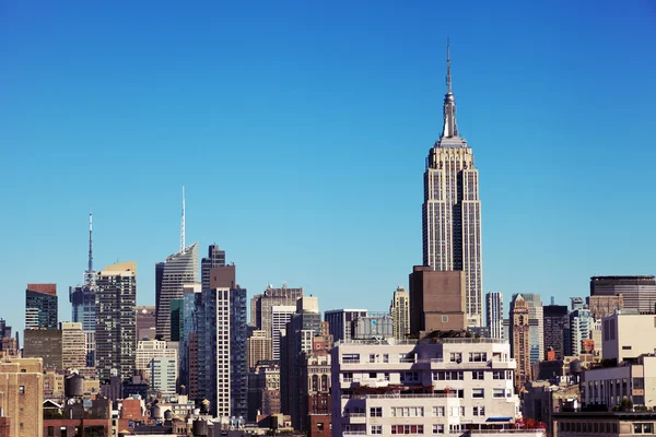 Rijk staatsopbouw midtown manhattan skyline van new york — Stockfoto