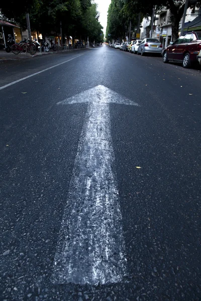 Gatan pilen framåt — Stockfoto