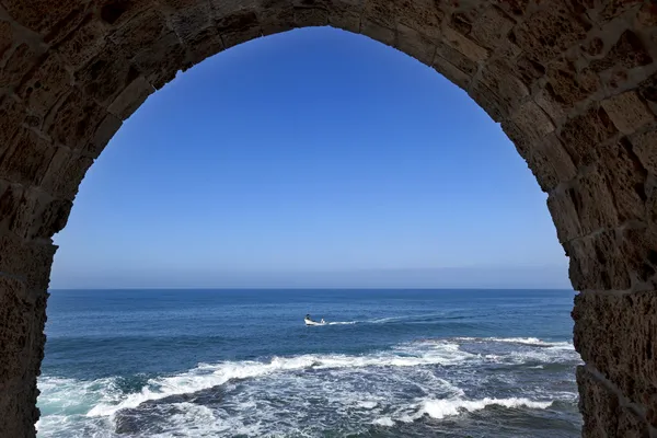 Vista do arco para o mar — Fotografia de Stock