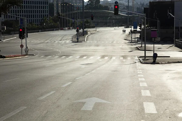 Intersección Vacante Temprano en la Mañana — Foto de Stock