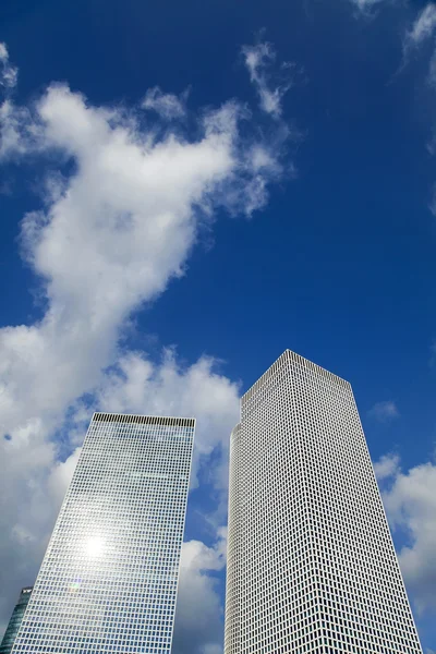象徴的な高層ビル テルアビブ — ストック写真