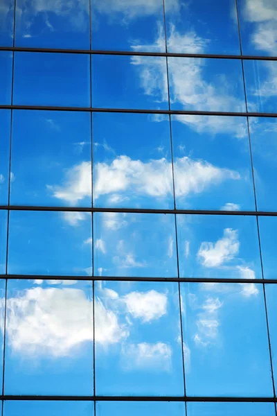 Cloudy Curtain Wall — Stock Photo, Image