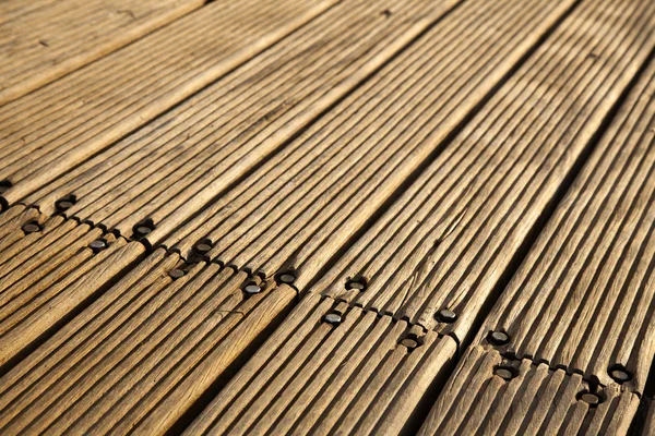 대각선 나무로 되는 갑판 — 스톡 사진