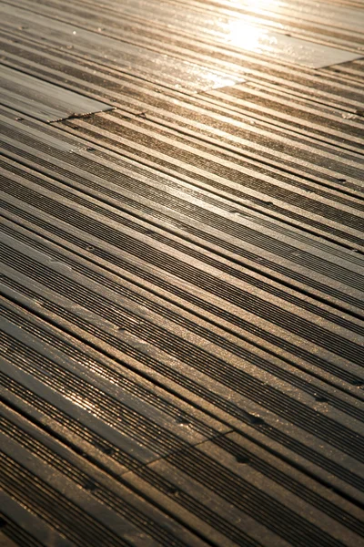 Cubierta de madera húmeda —  Fotos de Stock