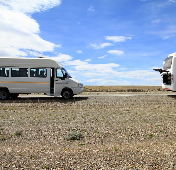 Minibus & Bus parking on Roadside — Stock Photo, Image