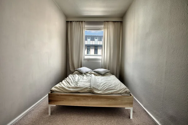 Спальня с широким углом — стоковое фото