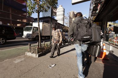 9 avenue manhattan new York'un yayalar ve trafik
