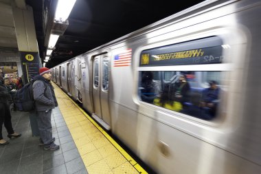 manhattan yeni-york taşıt ve sokak metro istasyonu