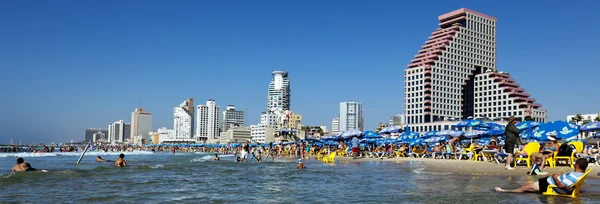 Tel aviv pláž a hotel pruh — Stock fotografie