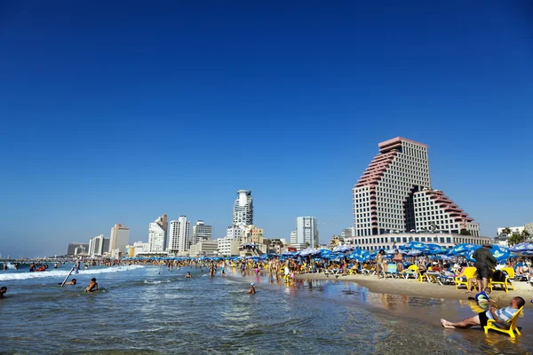 Tel aviv strand und hotel strip — Stockfoto