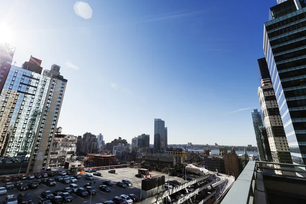 港口管理局终端屋顶停车和摩天大楼曼哈顿 — 图库照片