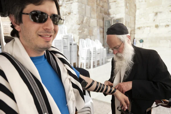 Tourist Wearing Phylacteries — Stock Photo, Image