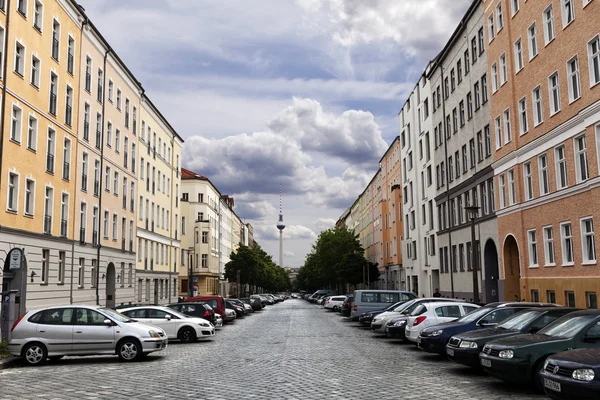 Strelitzer Strasse y Belin Torre de Televisión Fernsehturm Alemán — Foto de Stock