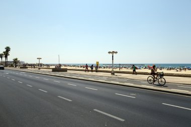 yaz plaj tel-Aviv'de