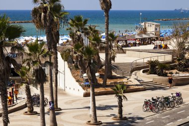 yaz plaj tel-Aviv'de