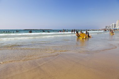 yaz plaj tel-Aviv'de