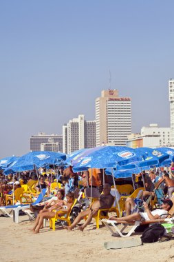 yaz plaj tel-Aviv'de