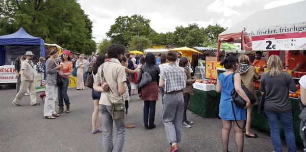 Domingo en el mercadillo de Mauer Park — Foto de Stock