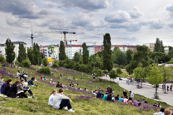 Söndag på mauer park berlin Tyskland — Stockfoto