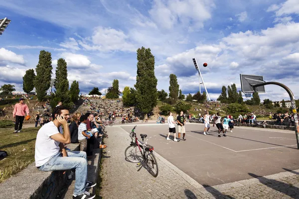 Basketball Game at Mauerpark Berlin — Stock Photo, Image