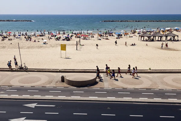 Sommar på stranden i tel aviv — Stockfoto