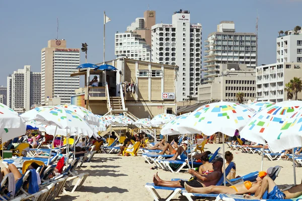 Latem na plaży w tel Awiwie — Zdjęcie stockowe