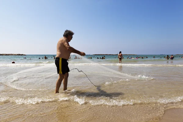 Pesca in spiaggia a Tel Aviv — Foto Stock