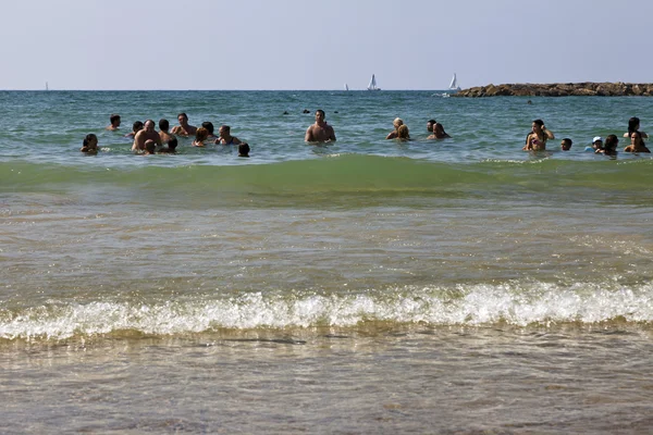 Verano en la playa de Tel-Aviv — Foto de Stock