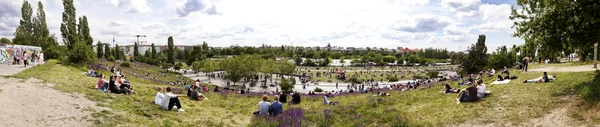 Panorama nedělní bleší trh Mauerpark — Stock fotografie