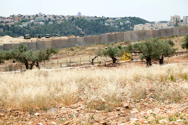 Esercito israeliano vicino al muro di separazione — Foto Stock