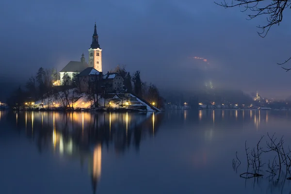 Foggy evening on Bled lake — Stock Photo, Image