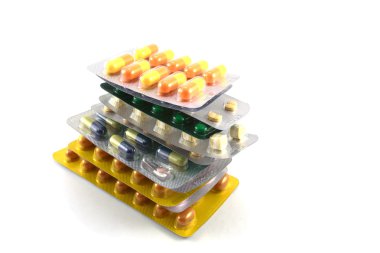 Beyaz arka planda ilaçlar