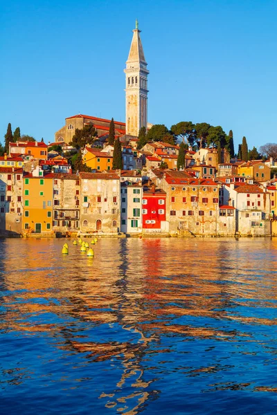 Rovinj Aconchegante Pequena Cidade Velha Beira Mar Com Porto Península — Fotografia de Stock