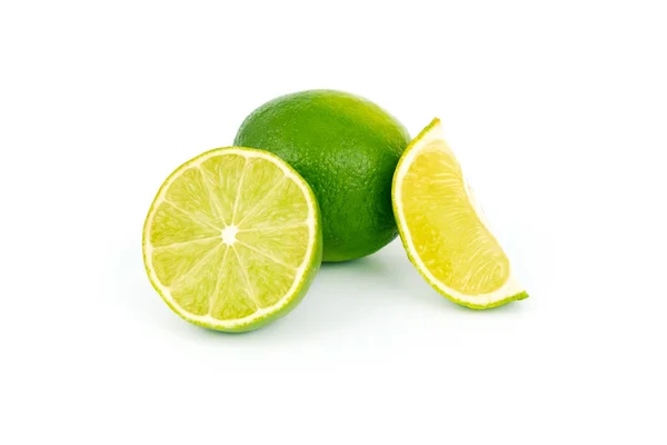 Friss Érett Zöld Mész Egészben Félbevágva Vitaminban Gazdag Gyümölcs Egzotikus — Stock Fotó