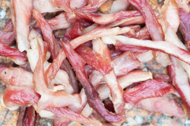 plaka üzerinde güneş kurutulmuş domuz