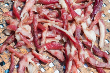 plaka üzerinde güneş kurutulmuş domuz