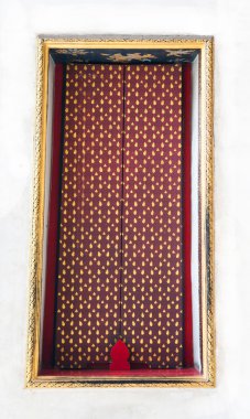 Tay tapınak penceresi