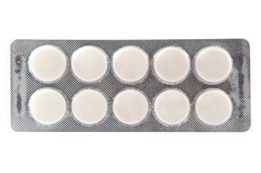 şeffaf blister kutu içinde düz beyaz tablet