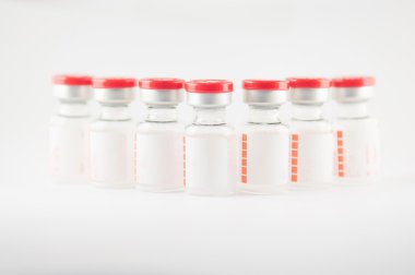 kırmızı bere enjeksiyon flakon