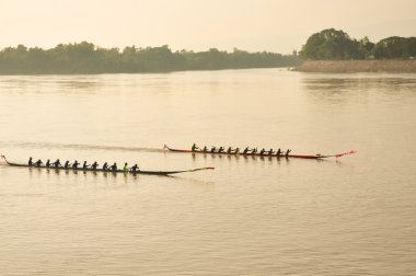 Nongkhai, Tayland-Ekim 20: geleneksel Tay uzun tekneler rekabet