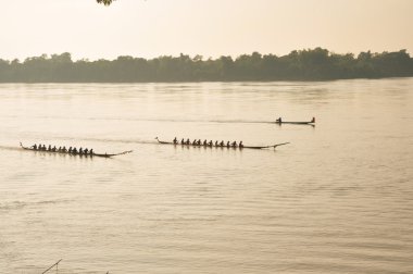 Nongkhai, Tayland-Ekim 20: geleneksel Tay uzun tekneler rekabet
