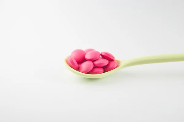 Cuchara con la tableta medicamento — Foto de Stock