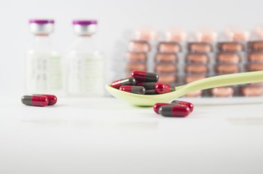 kaşık tıp arka kapsül