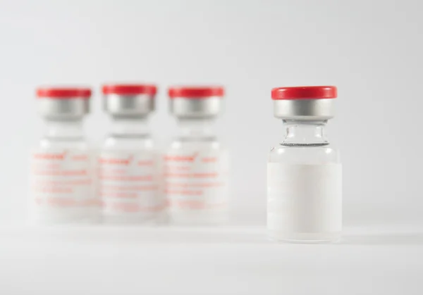 Witte geneeskunde injectie flesjes — Stockfoto