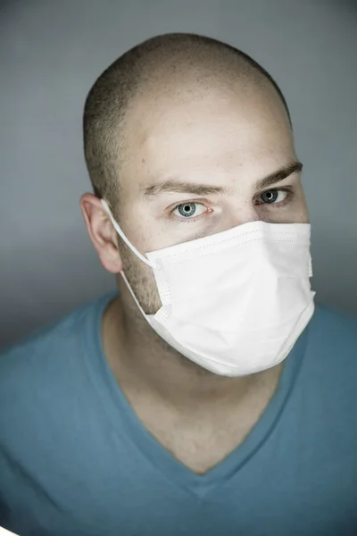 Medico guardando il paziente — Foto Stock