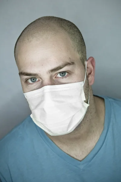 Doctor looking at patient — Stock Photo, Image