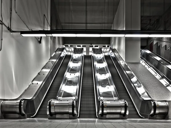 Rolltreppe in der montrealen U-Bahn — Stockfoto