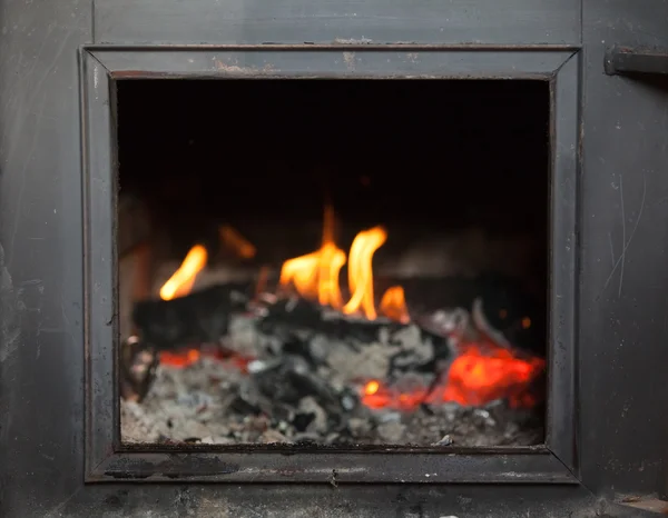 Feu dans la cheminée — Photo