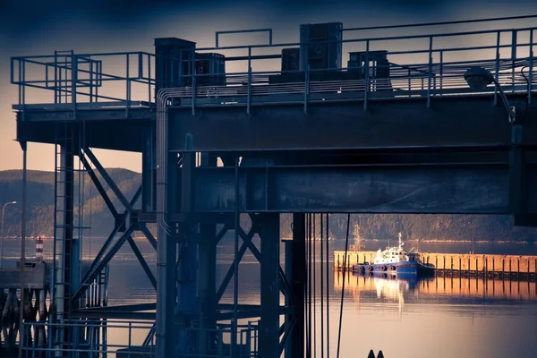 Blick auf ein Schiff im Hafen — Stockfoto