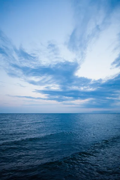 Vista del horizonte de alta mar — Foto de Stock